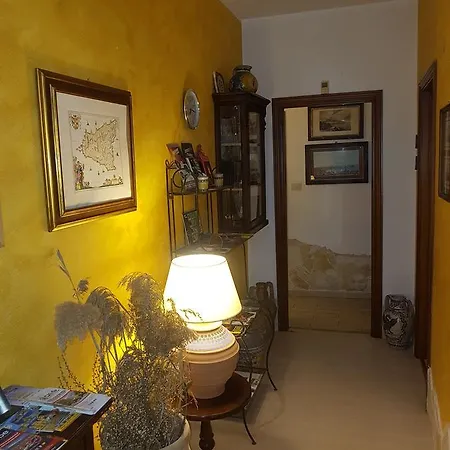 Borgo Marinaro 게스트하우스 *